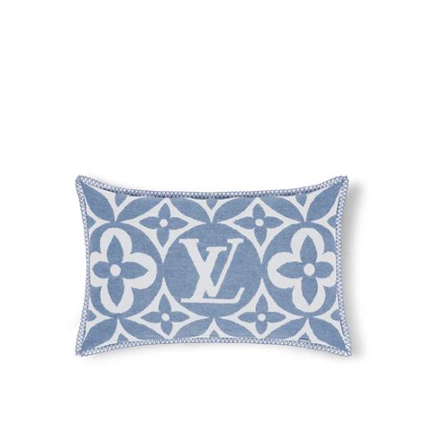 LV Medallion Cushion S00 .